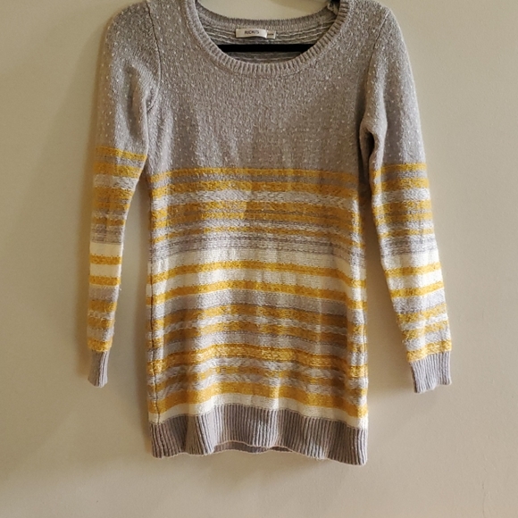 Yellow and grey sweater - Picture 1 of 1